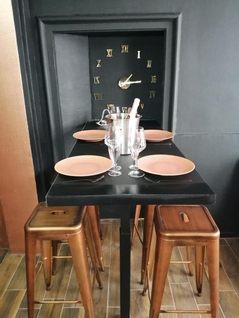 Appartement Avec Balneo Et Sauna Privatif - Le Rose Cuivre Troyes Exteriér fotografie